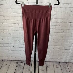 Joy Lab High-Waisted Seamless 7/8 Leggings Burgundy Size Medium